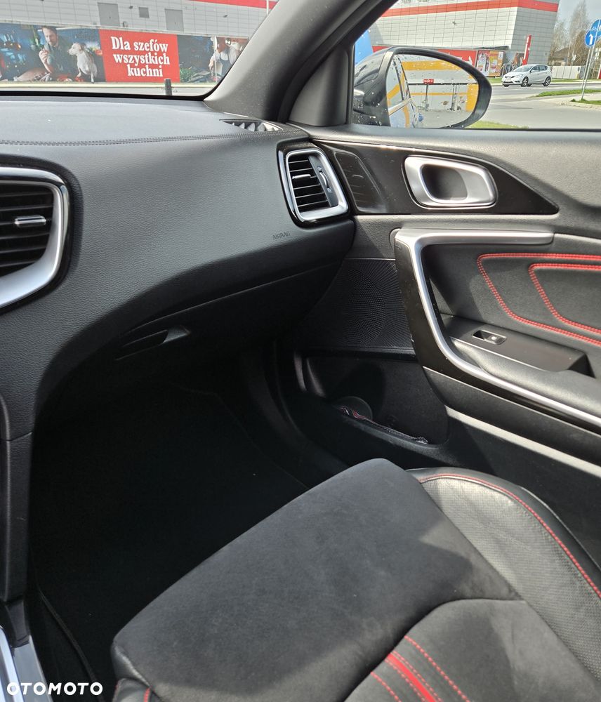 Kia ProCeed 1.6 T-GDI GT DCT - 12