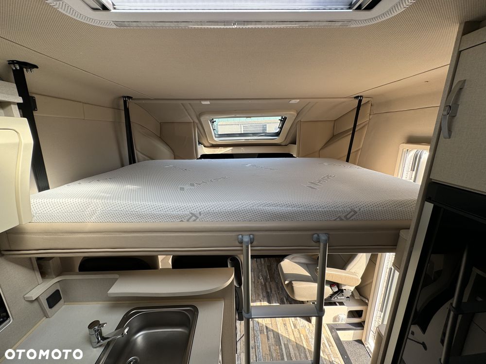 Mercedes-Benz Sprinter - 14