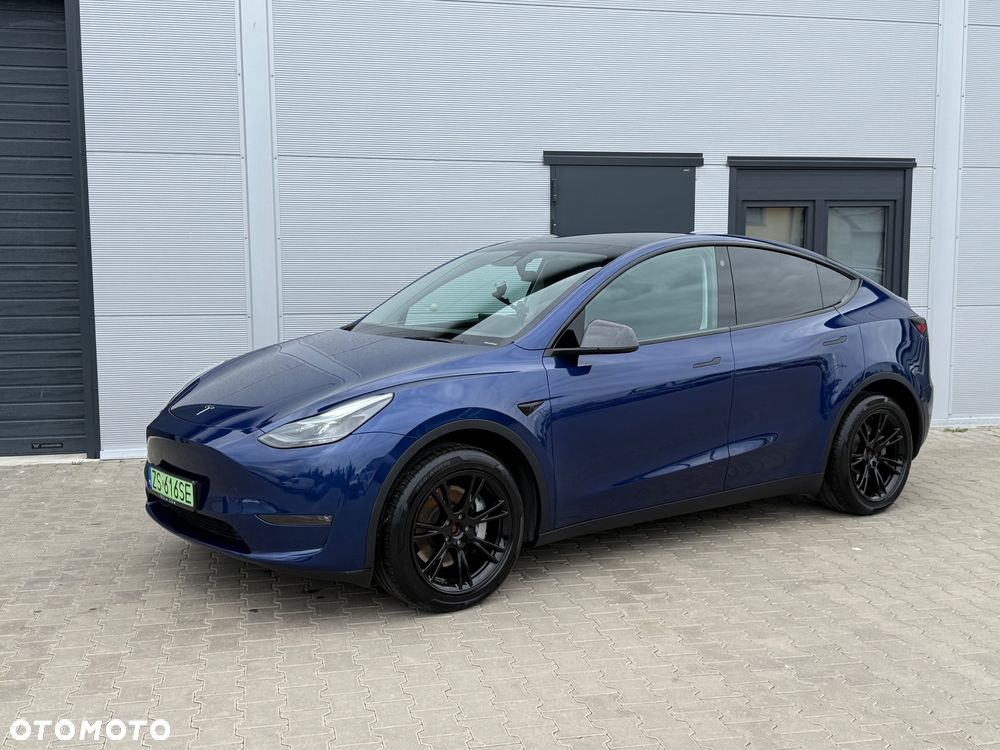 Tesla Model Y - 1