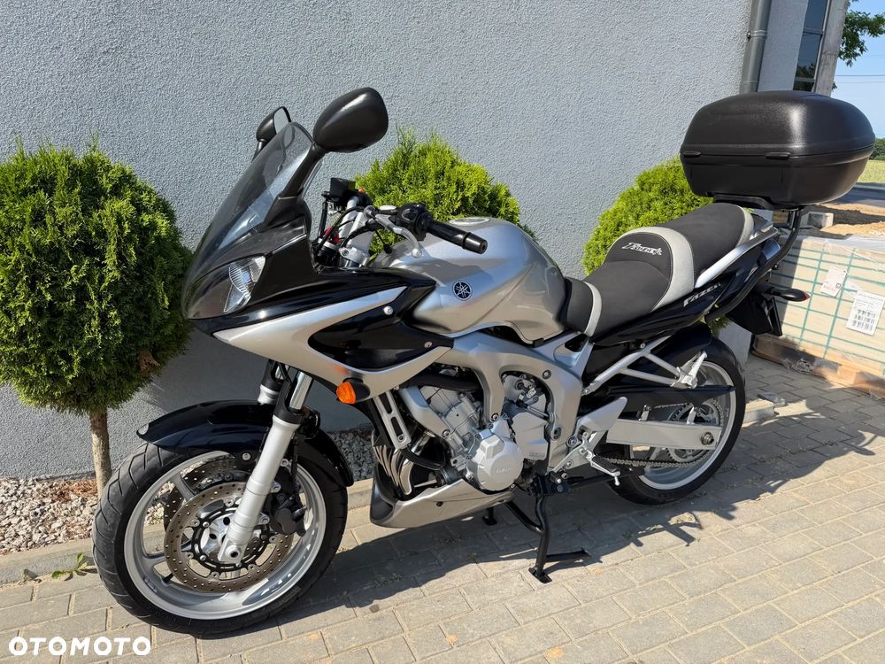 Yamaha FZ - 8