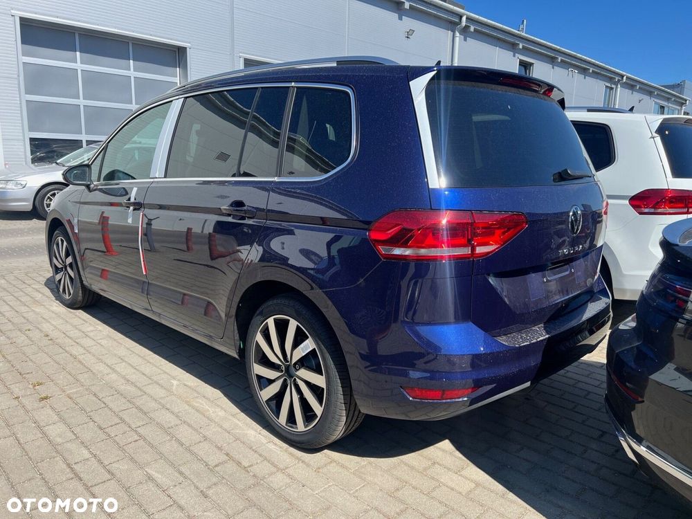 Volkswagen Touran - 4