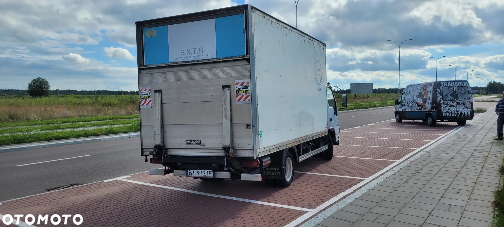 Isuzu NPR - 3