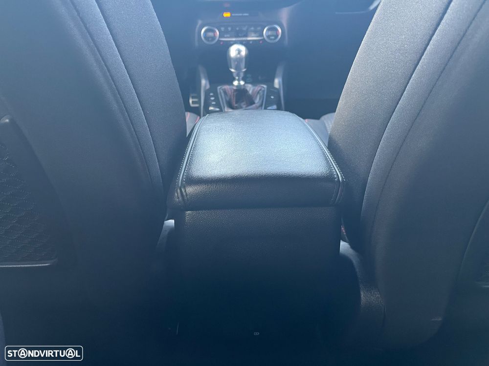 Ford Focus 1.0 EcoBoost ST-Line - 17