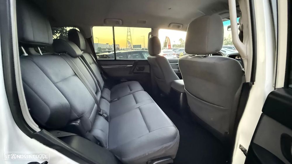 Mitsubishi Pajero 3.2 DI-D Intense - 29