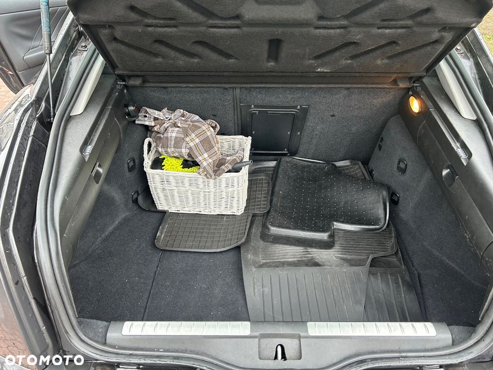 Alfa Romeo GT 1.9 JTD M-Jet Distinctive - 17