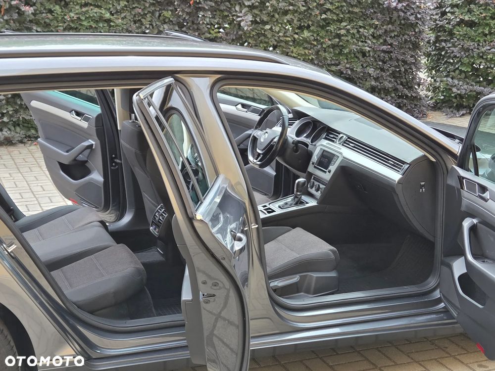 Volkswagen Passat 2.0 TDI SCR DSG Comfortline - 18