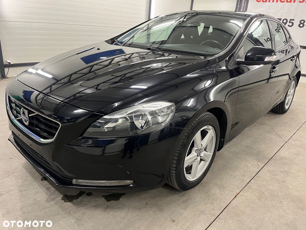 Volvo V40 D2 - 24