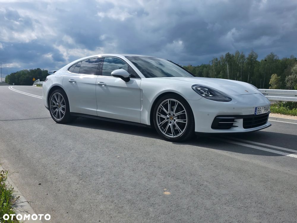 Porsche Panamera 4 Executive - 1