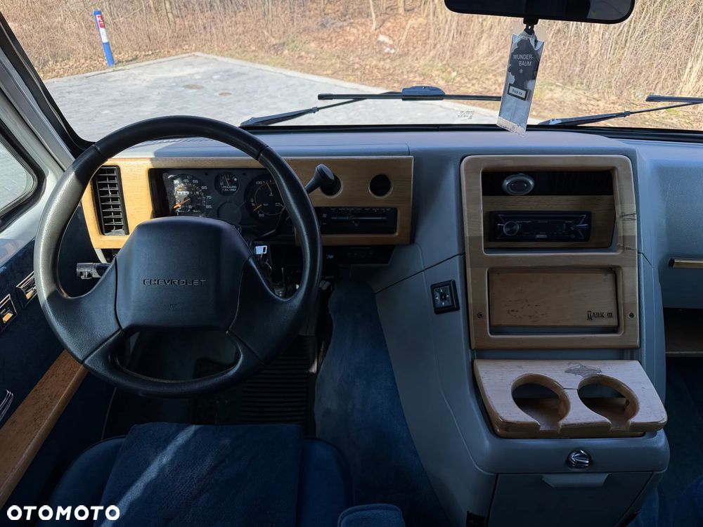 Chevrolet Chevy Van - 19