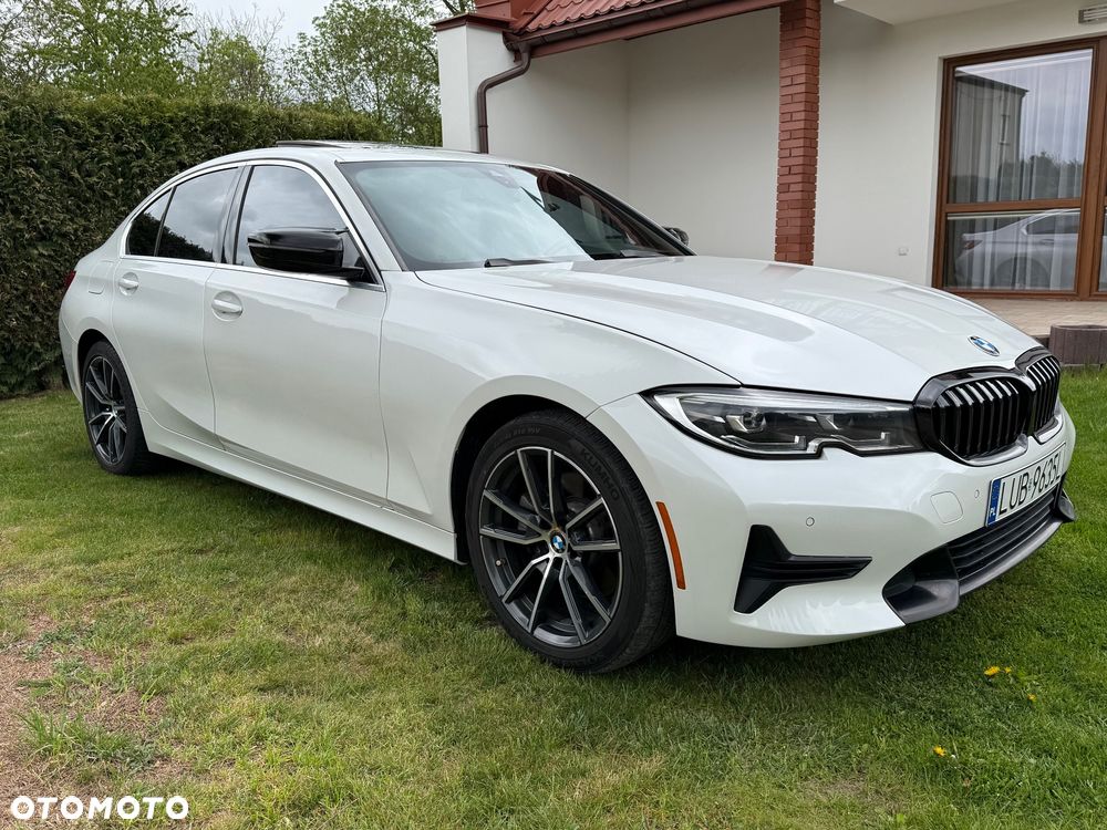 BMW Seria 3 330i M Sport - 9