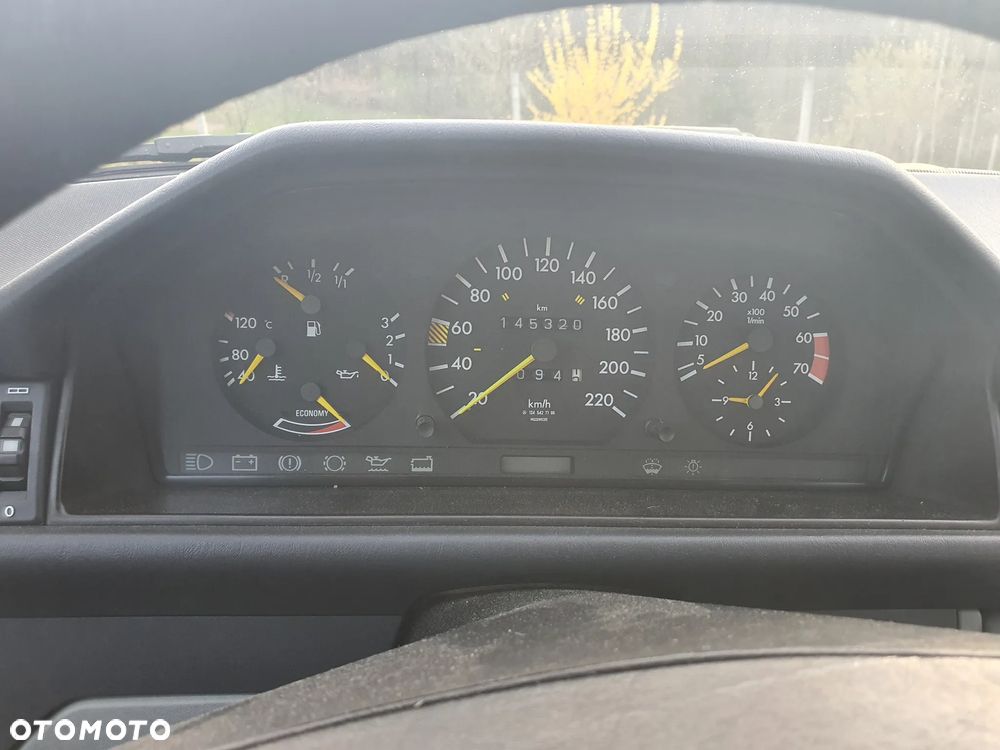 Mercedes-Benz W124 (1984-1993) - 21