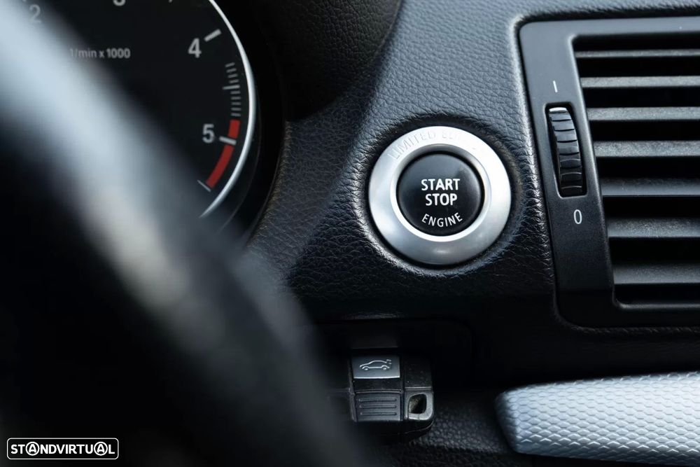 BMW 118 d Pack M - 19