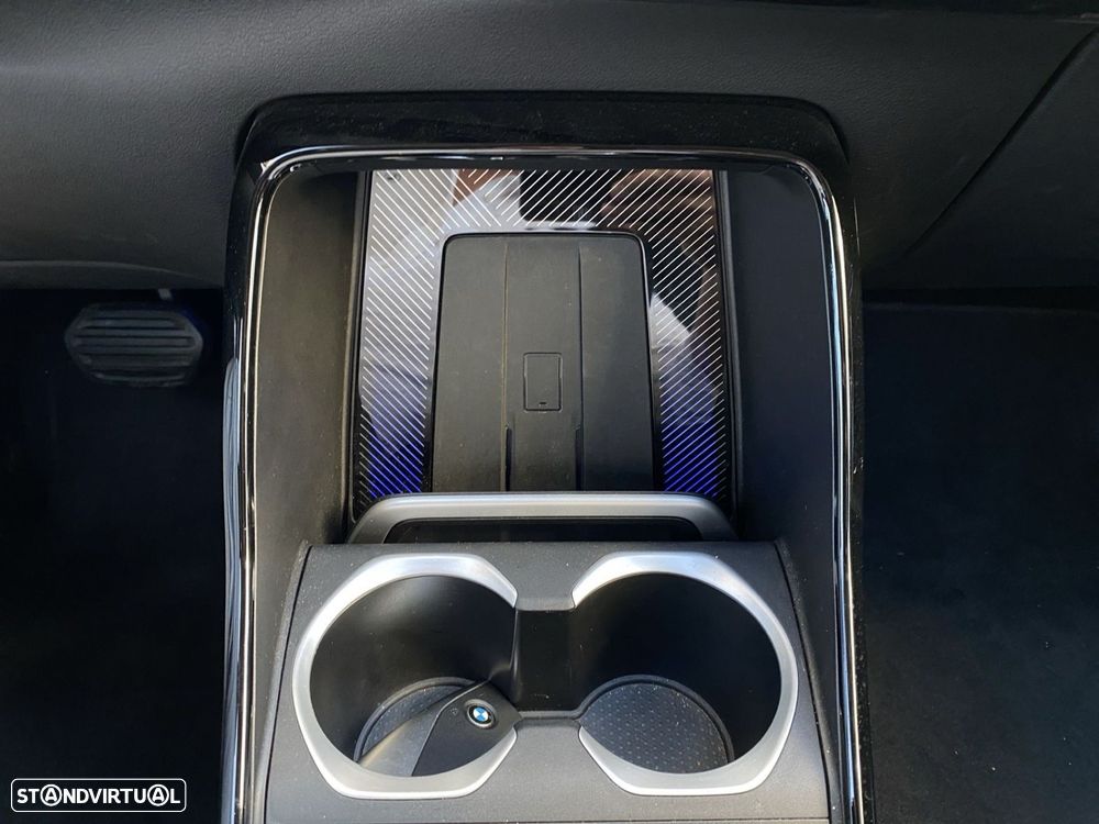 BMW iX1 eDrive20 xLine - 15