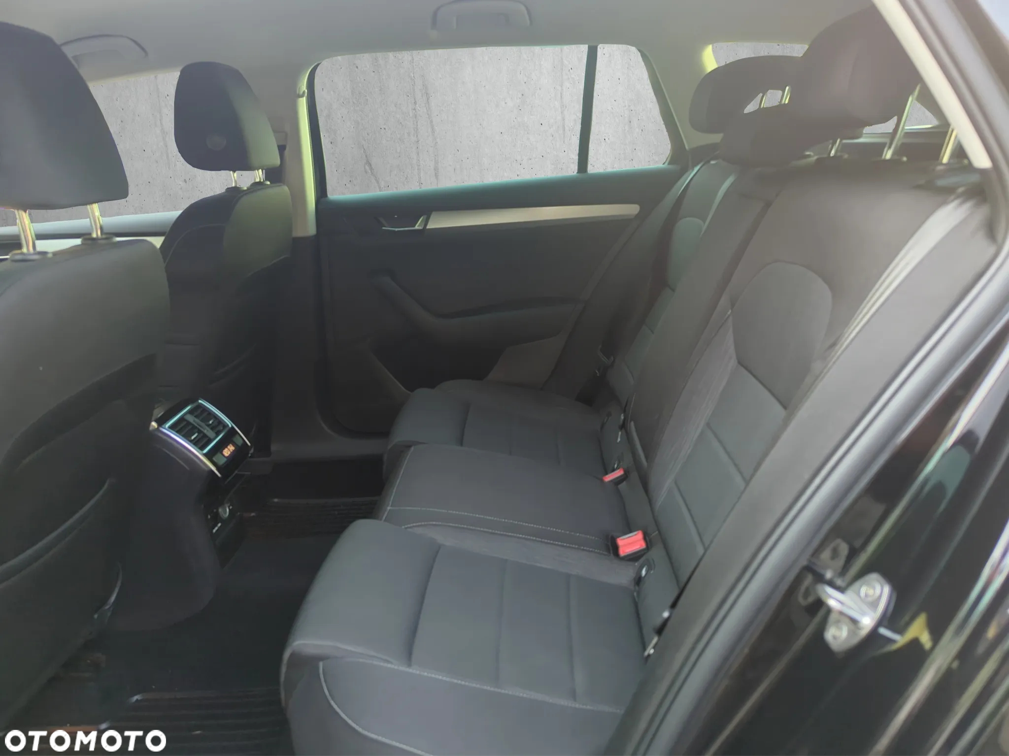 Skoda Superb Combi 1.6 TDI Ambition - 13