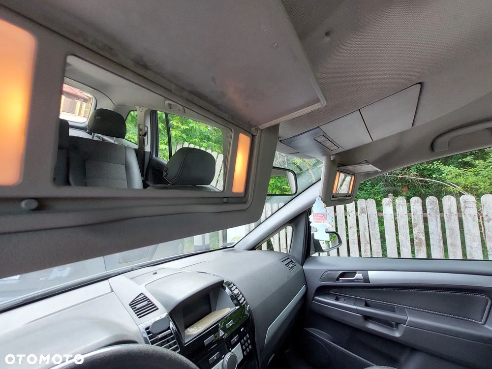 Opel Zafira - 16