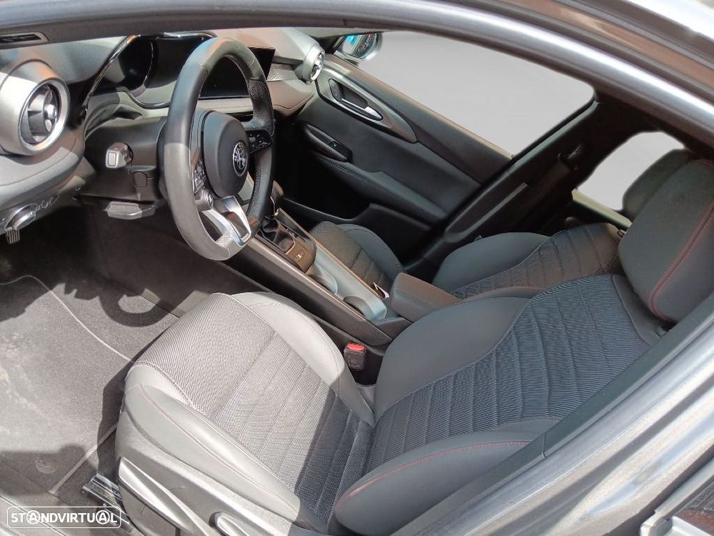 Alfa Romeo Tonale 1.3 Plug-In Hybrid Sprint e-AWD — fotografia 15