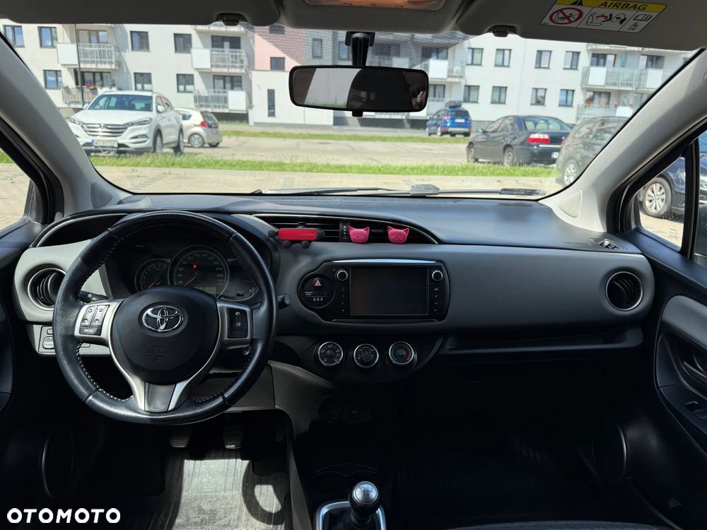 Toyota Yaris 1.33 Premium EU6 - 6