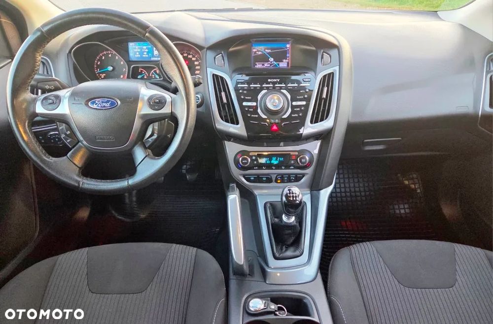 Ford Focus 1.6 EcoBoost Titanium - 31
