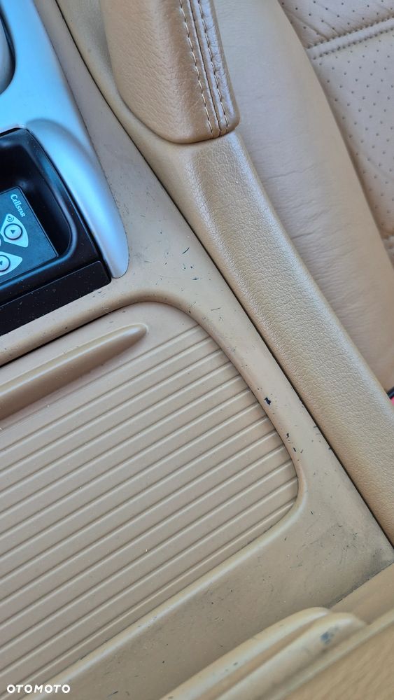Porsche Cayenne - 25