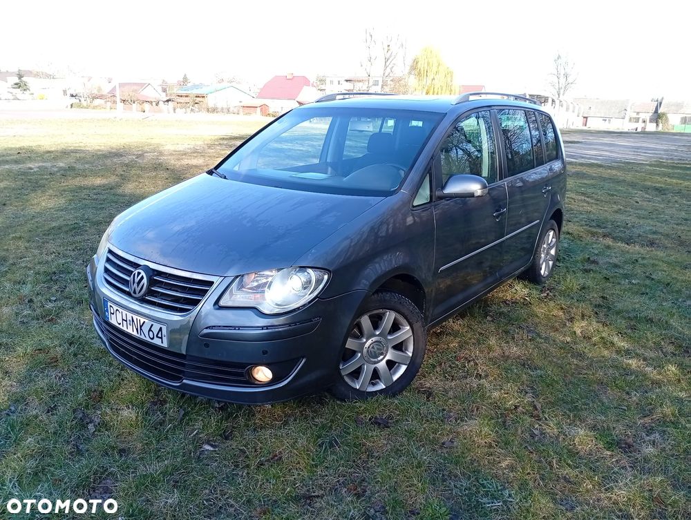 Volkswagen Touran 2.0 TDI Highline - 1