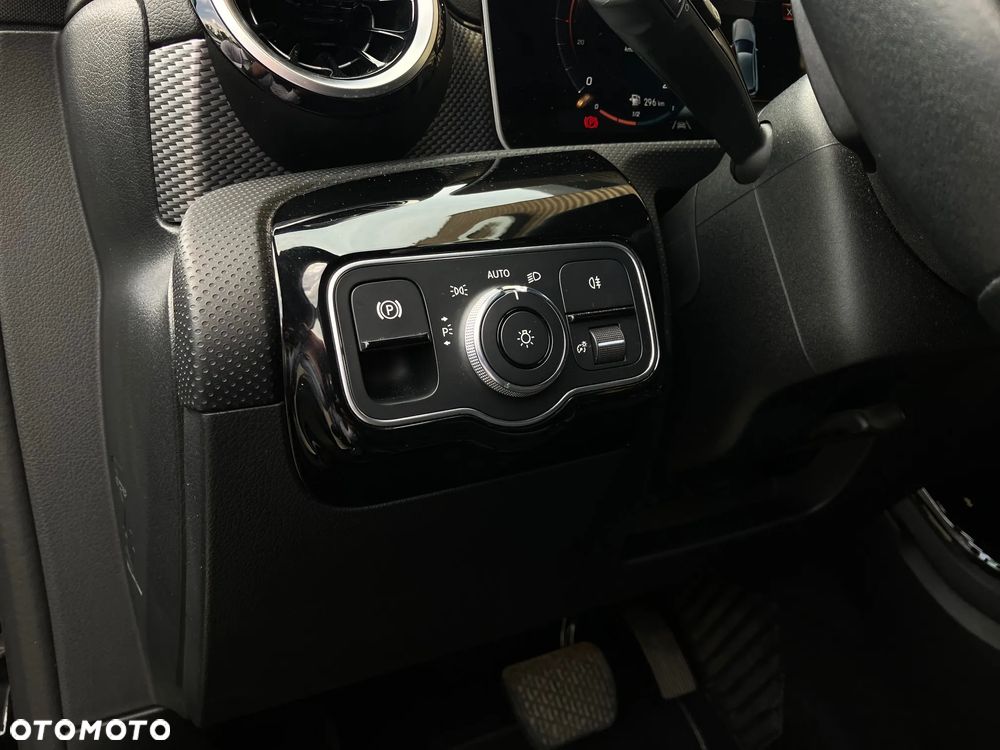 Mercedes-Benz Klasa A 200 Progressive 7G-DCT - 35