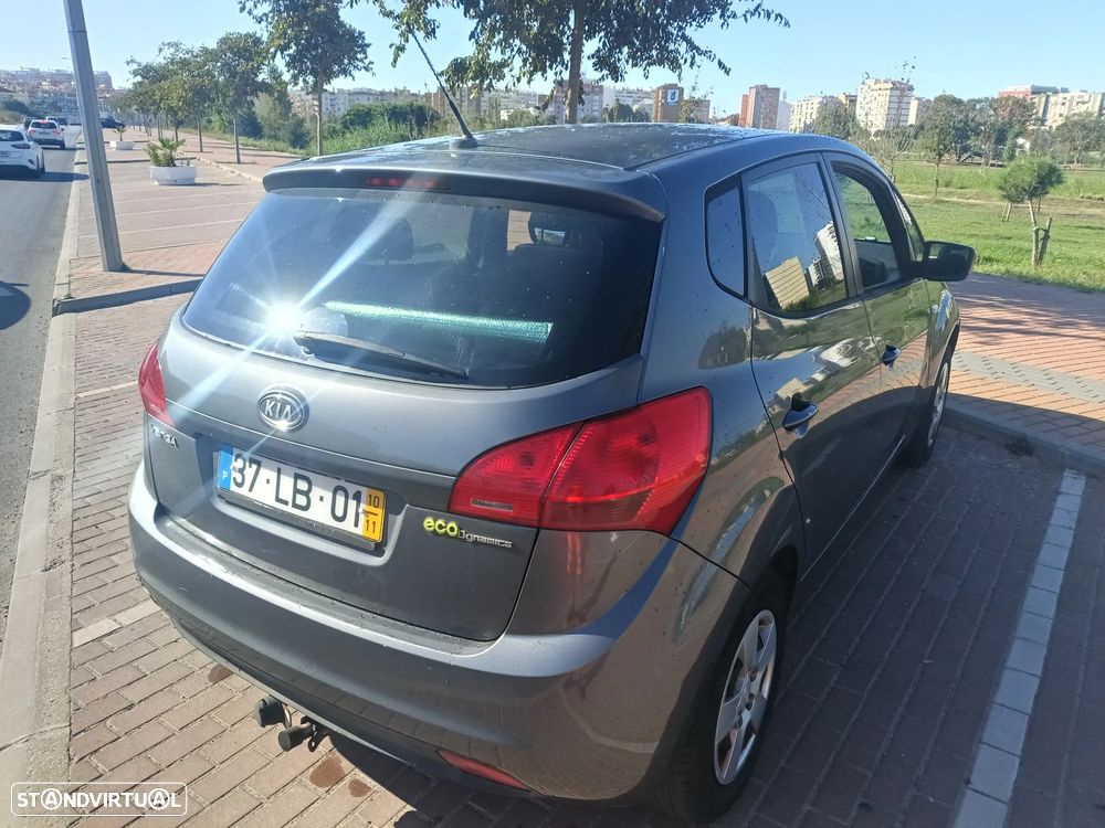 Kia Venga - 4