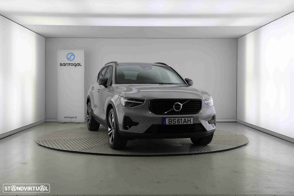 Volvo XC 40 2.0 B3 Plus Dark - 2