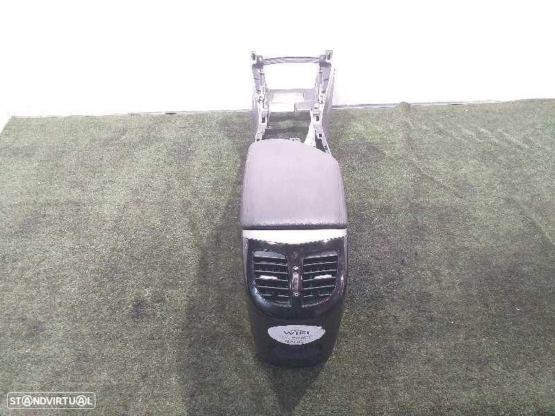 APOIO DE BRAÇOS HYUNDAI I40 - 1