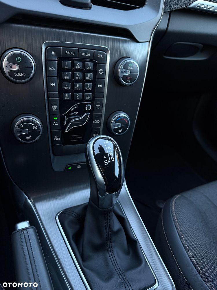 Volvo V40 Cross Country D2 Geartronic Linje You - 19