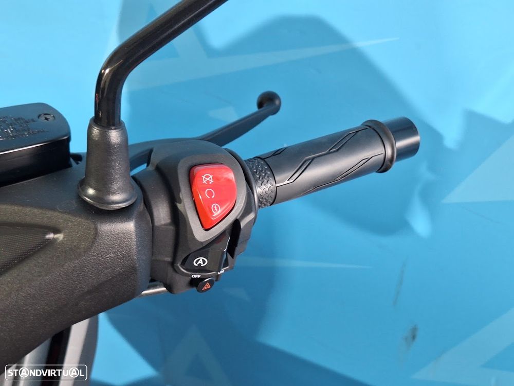 Yamaha X-Max 125 - 9