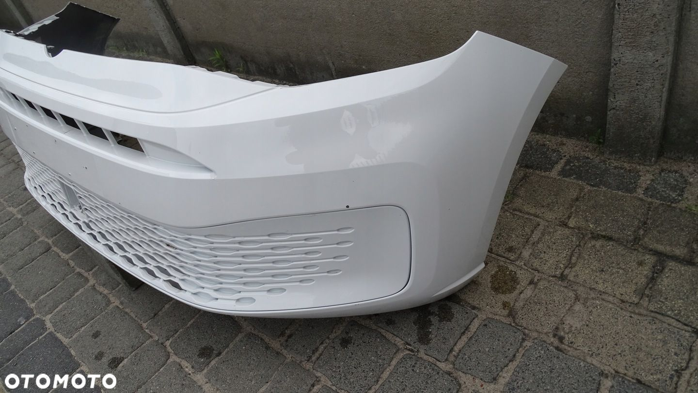 VW CADDY 2K7 - zderzak przedni - 3