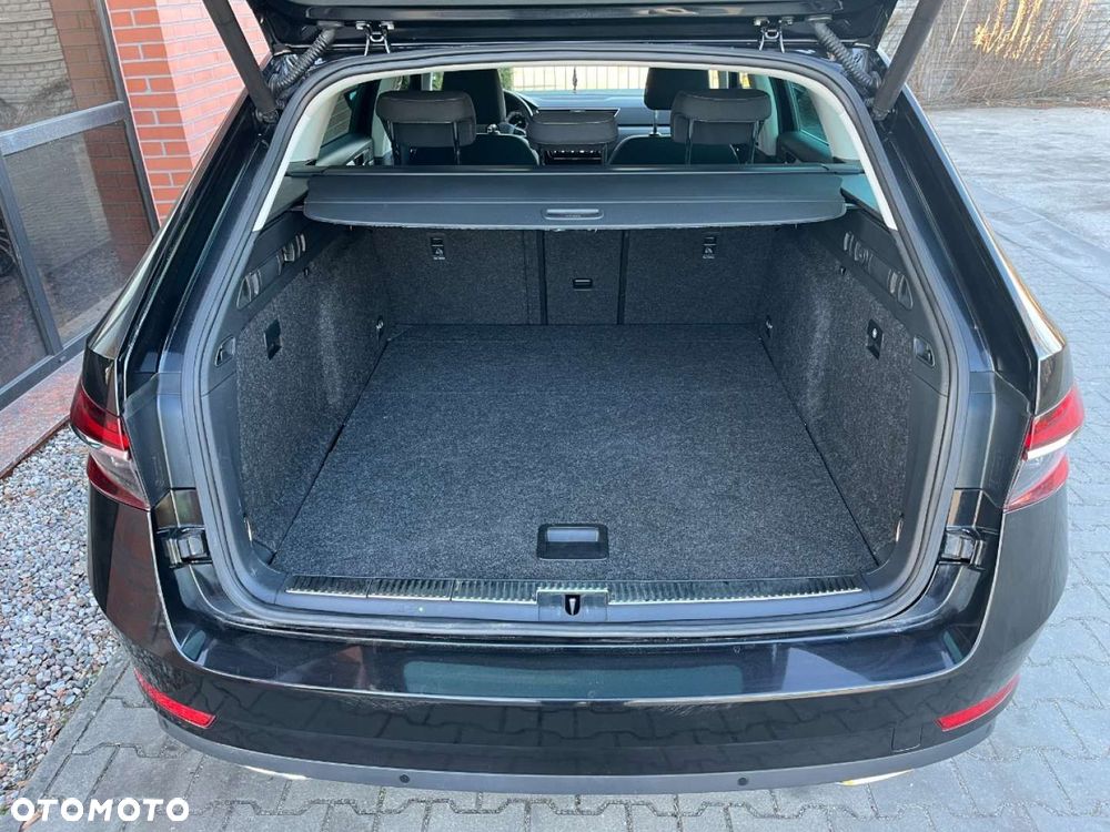 Skoda Superb 2.0 TDI Ambition DSG - 30