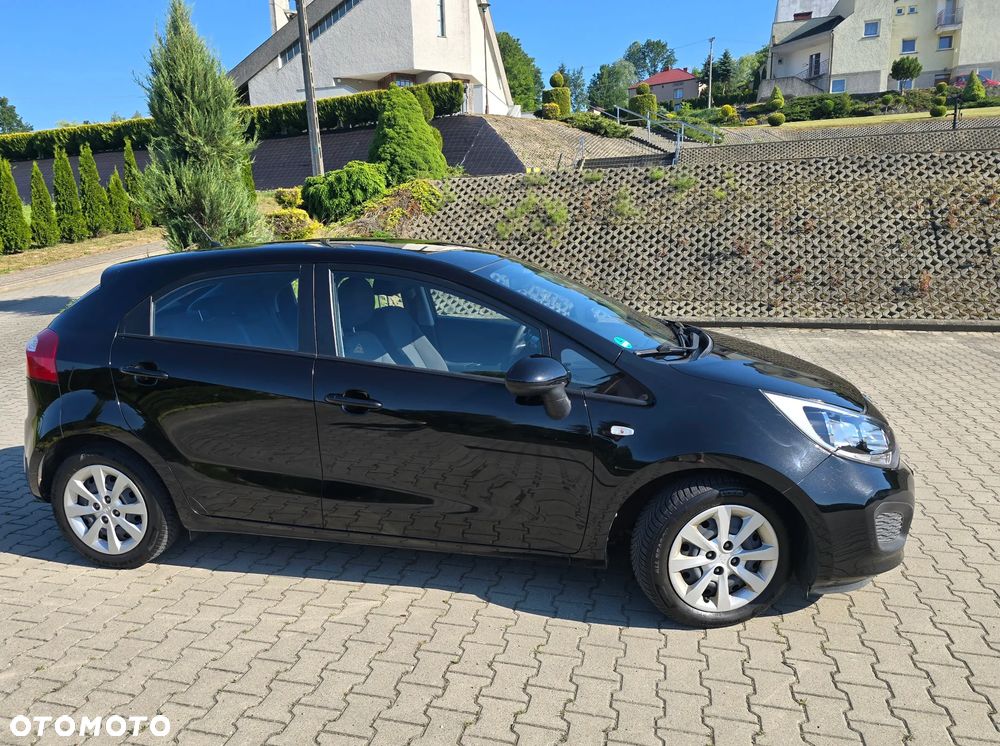 Kia Rio 1.4 L - 5