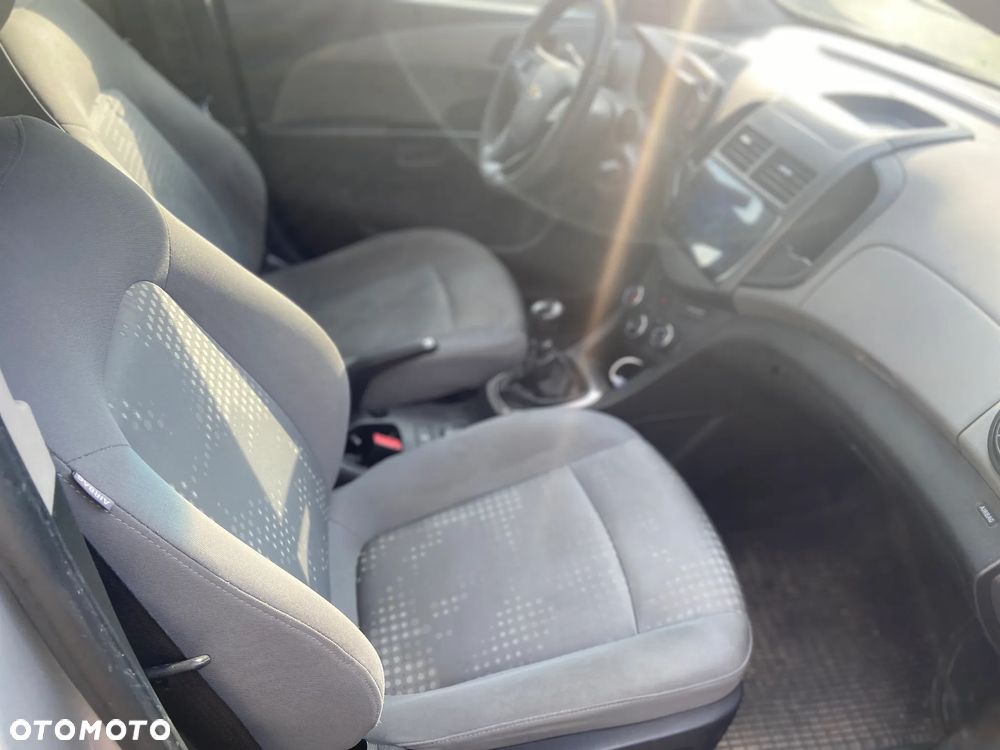 Chevrolet Aveo 1.2 LS - 6