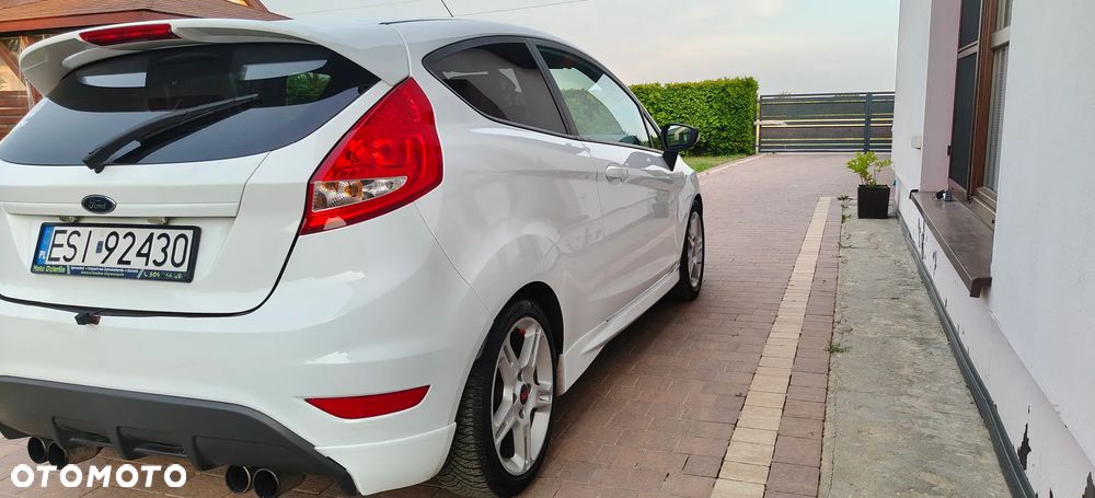 Ford Fiesta 1.6 Ti-VCT Sport - 2