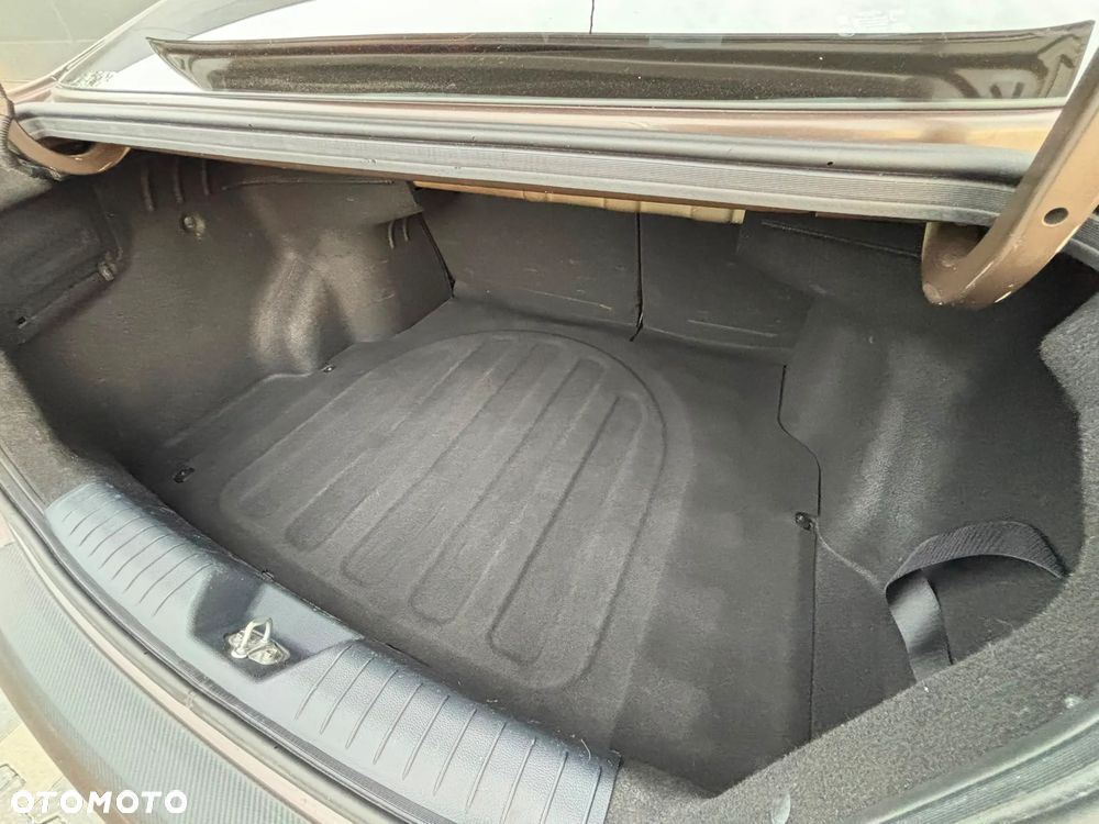 Kia Rio 1.2 M - 10