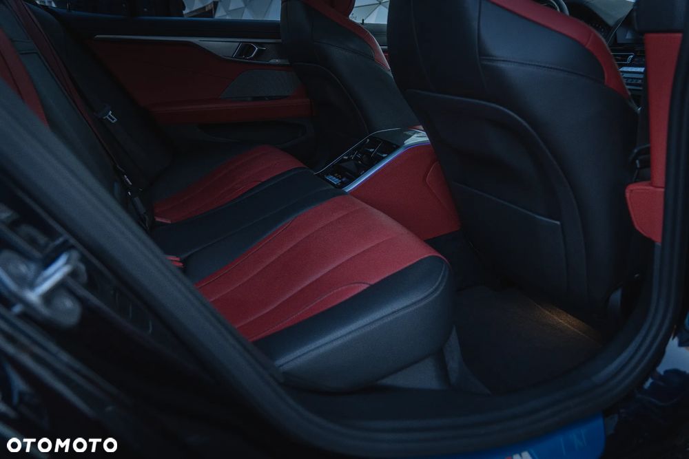 BMW Seria 8 840i xDrive - 13