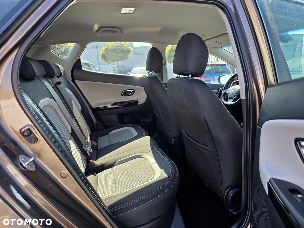 Kia Ceed 1.6 GDI XL - 12