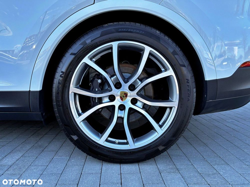 Porsche Cayenne - 16
