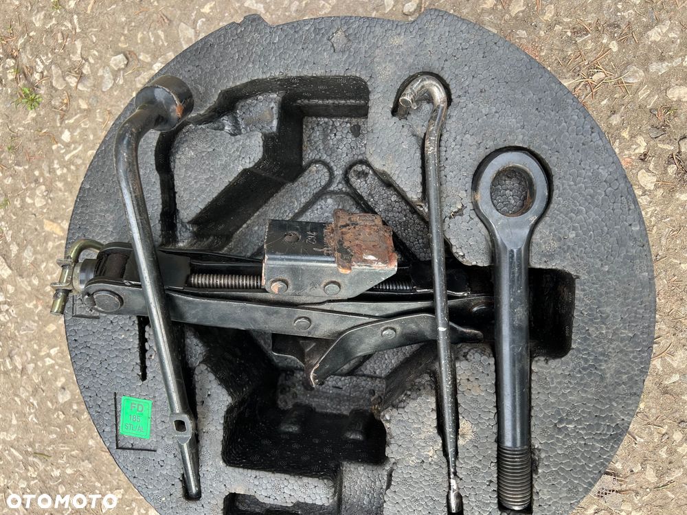 HYUNDAI I30 I WKŁAD KOŁA ZAPASOWEGO ZESTAW NAPRAWCZY 09149-2L100 - 2