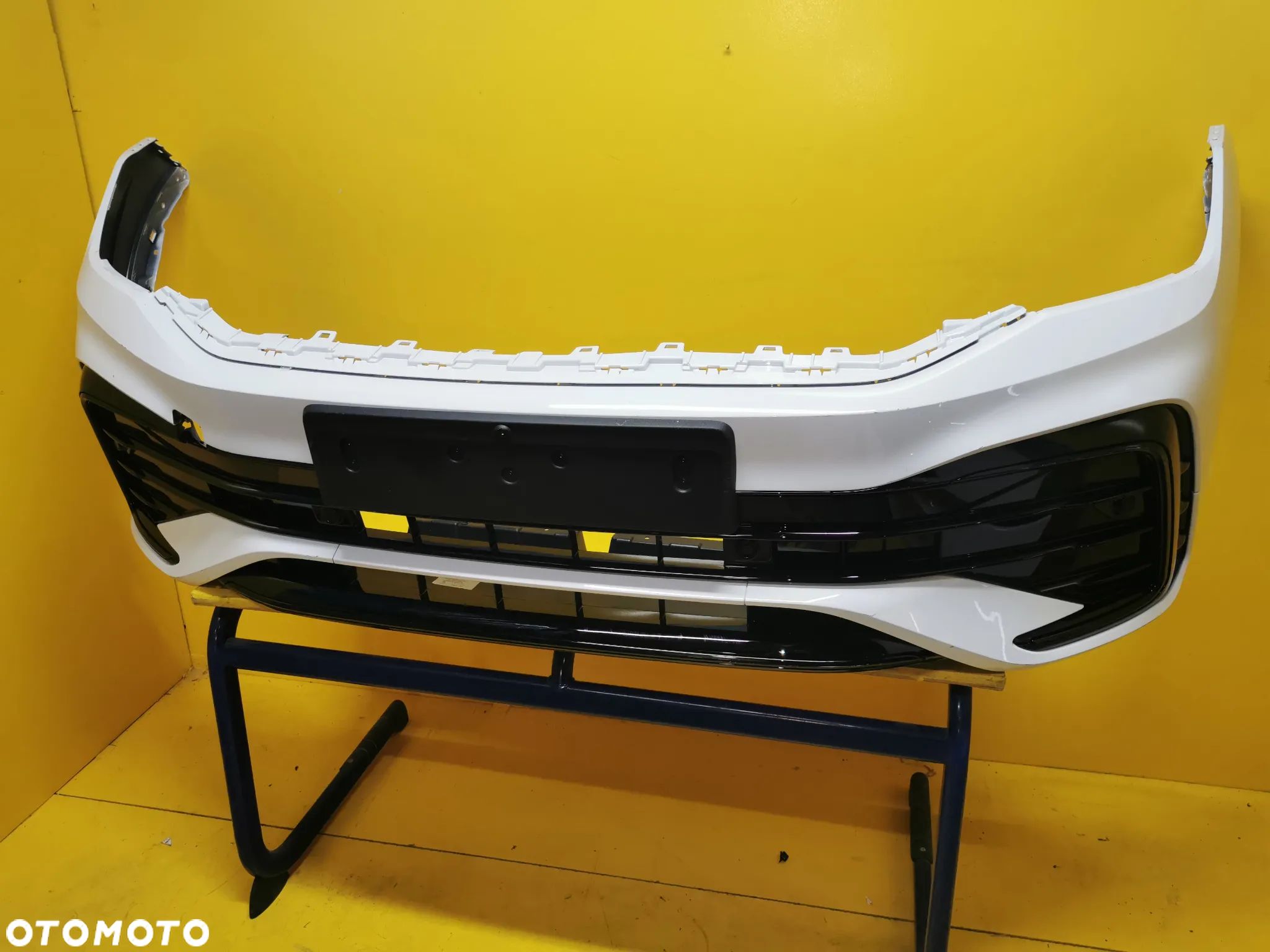 VW TIGUAN II LIFT R-LINE ZDERZAK PRZOD PDC KAMERA 5NA807221D - 1