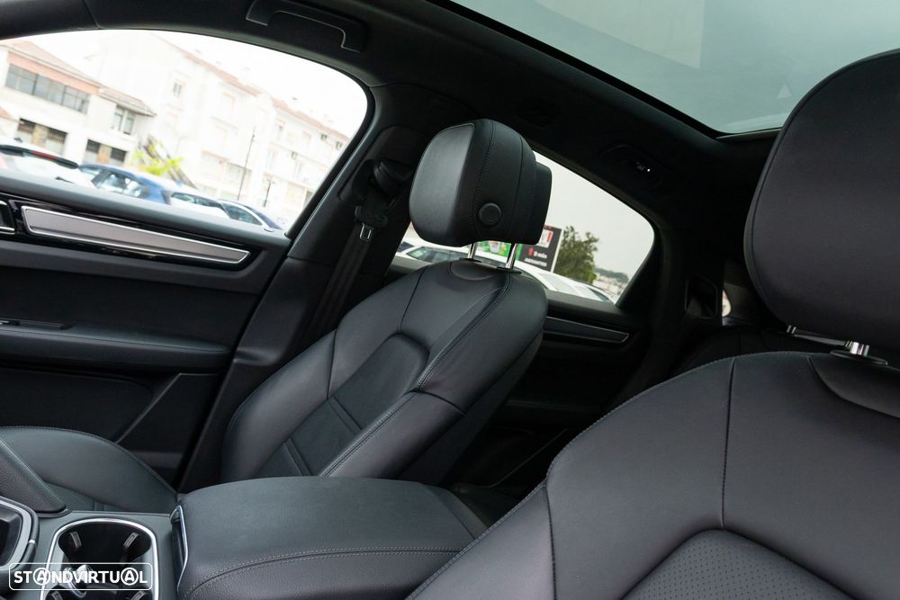 Porsche Cayenne Coupé E-Hybrid - 18
