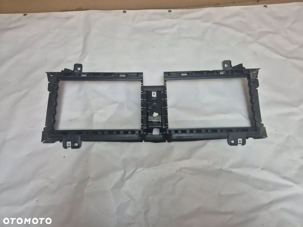 Kierownica powietrza żaluzja Renault Trafic III 214F60000R