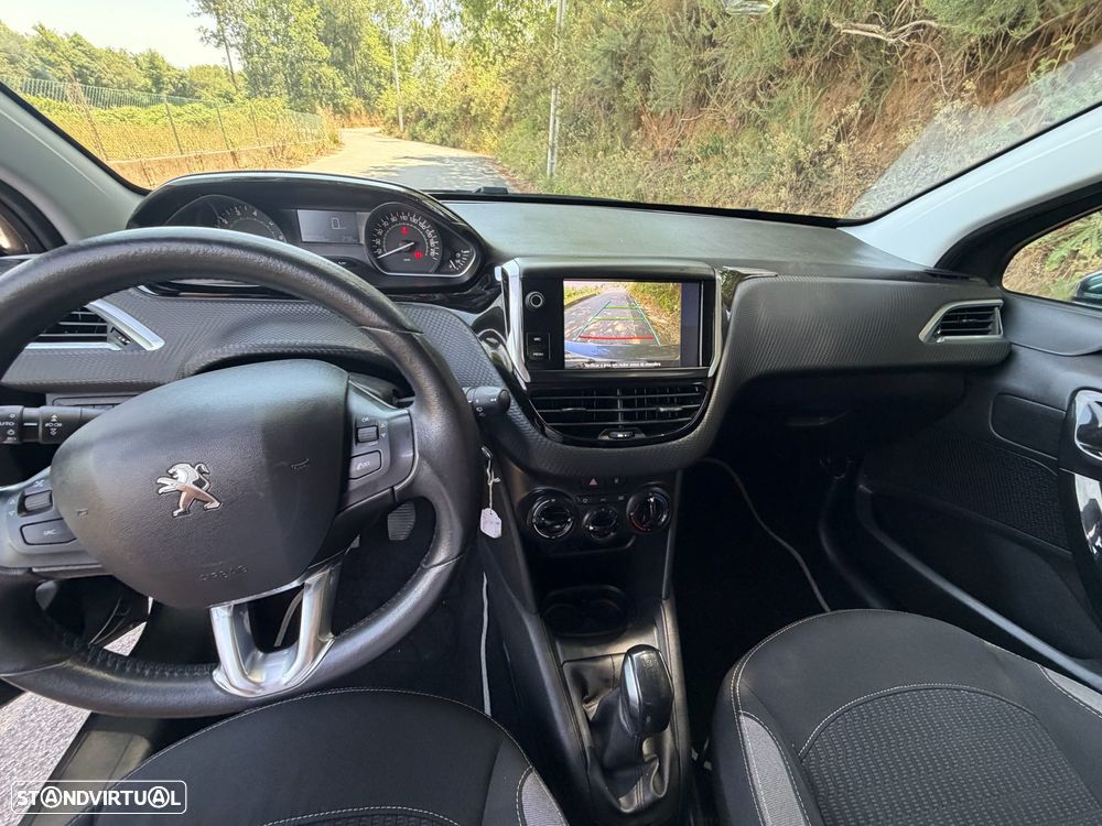 Peugeot 208 1.2 PureTech Style - 26