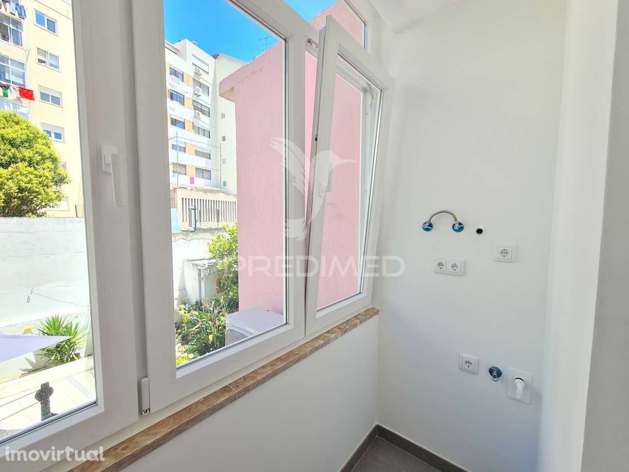 Apartamento T2 com 1 suíte, remodelado à Estrada de Benfica - Grande imagem: 4/29