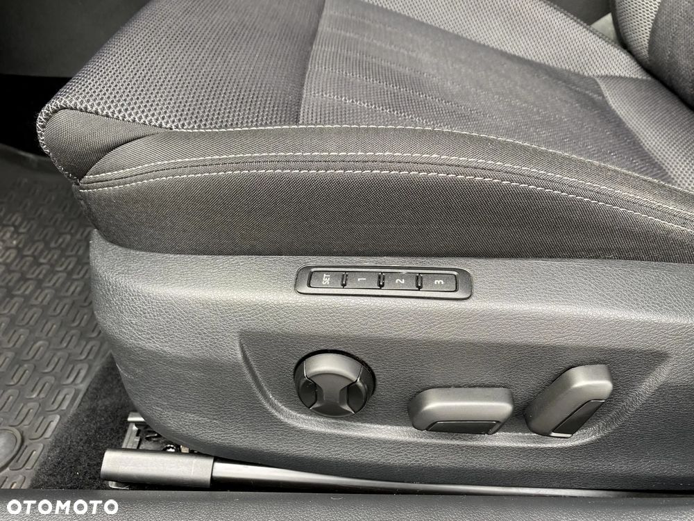 Skoda Superb 2.0 TDI SCR Style DSG - 24