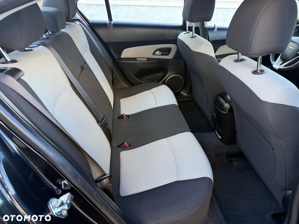 Chevrolet Cruze 1.6 LS - 13