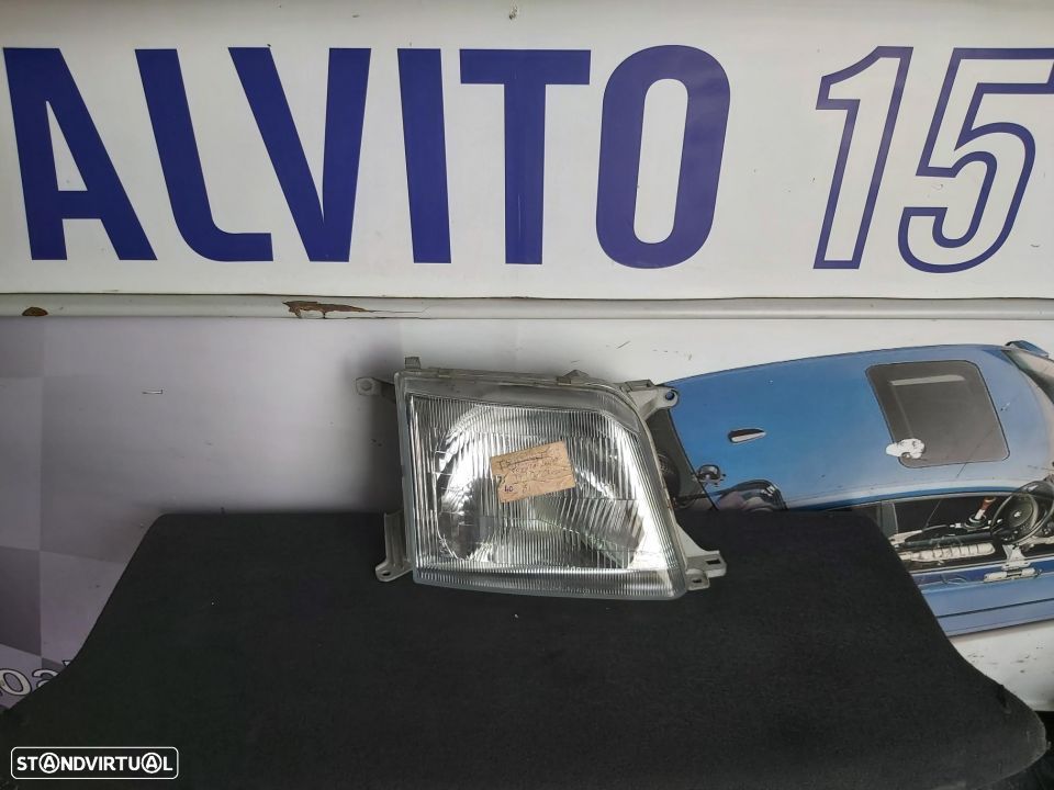 Farol Direito Toyota-Land Cruizer - 1