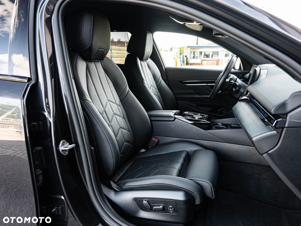 BMW Seria 5 520d xDrive mHEV M Sport - 25