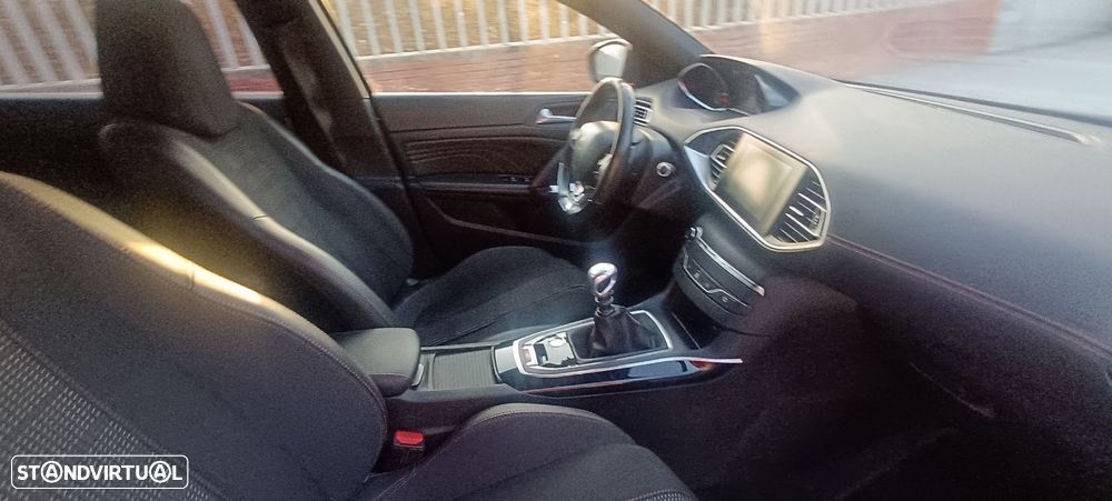 Peugeot 308 SW 1.5 BlueHDi GT Line - 24